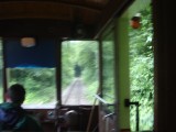Met de 100 jaar oude tram na de grot