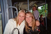 Ik & Joyce op de bus onderweg ner Tomorrowland