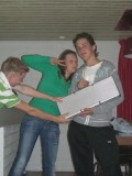 Rick die Maikels koffer wou jatten :P & Joyceee!