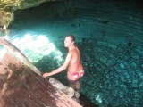 Mn zus in een Cenote..