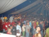 de feest tent van radio manta