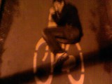 Tom op een fiets XD