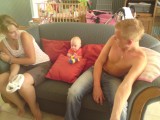 Met papa en tante op de bank !