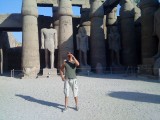 ik bij de karnak tempel (egypte)
