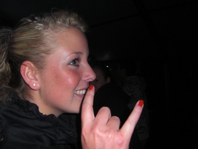 rock on met je rode nagellak