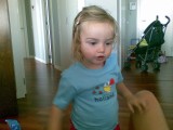 hernan cattaneo's dochter met het shirtje dat ik haar kado gaf :)