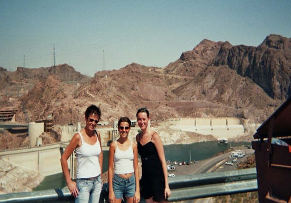 Mijn moeder, Kim en ik bij de Hooverdam