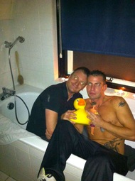 Peter en ik nemen een bad met badeend